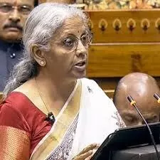 सरकार ने बताई रुपये की कमजोरी की वजह, सीतारमण ने ट्रंप को ठहराया जिम्मेदार