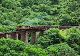 राजसमंद: भारी बारिश से गोरमघाट में रेलवे ट्रैक पर मलबा, मारवाड़-कामलीघाट रेल सेवाएं स्थगित