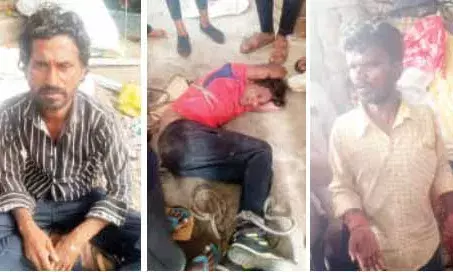 चोर होने के संदेह में युवकों को रस्सियों से बांधकर पीटने के बाद किया पुलिस के सुपुर्द
