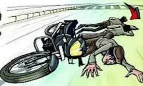 सड़क हादसे में एक की मौत, दूसरा घायल