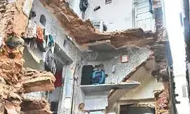 हरियाणा में दो मंजिला मकान ढहने से मचा  हड़कंप, कई लोग घायल और दो बच्चों की मौत