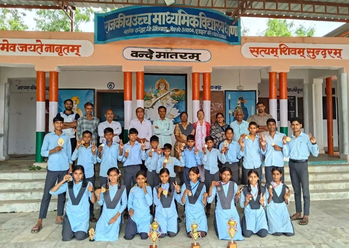 थाणा विद्यालय के छात्रों ने योगासन प्रतियोगिता में लहराया परचम, 19 मेडल जीतकर बने जनरल चैंपियन थाणा विद्यालय के छात्रों ने योगासन प्रतियोगिता में लहराया परचम, 19 मेडल जीतकर बने जनरल चैंपियन