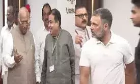 उपराष्ट्रपति चुनाव: सोनिया-राहुल, राजनाथ सिंह और देवेगौड़ा सहित दिग्गज नेताओं ने किया मतदान