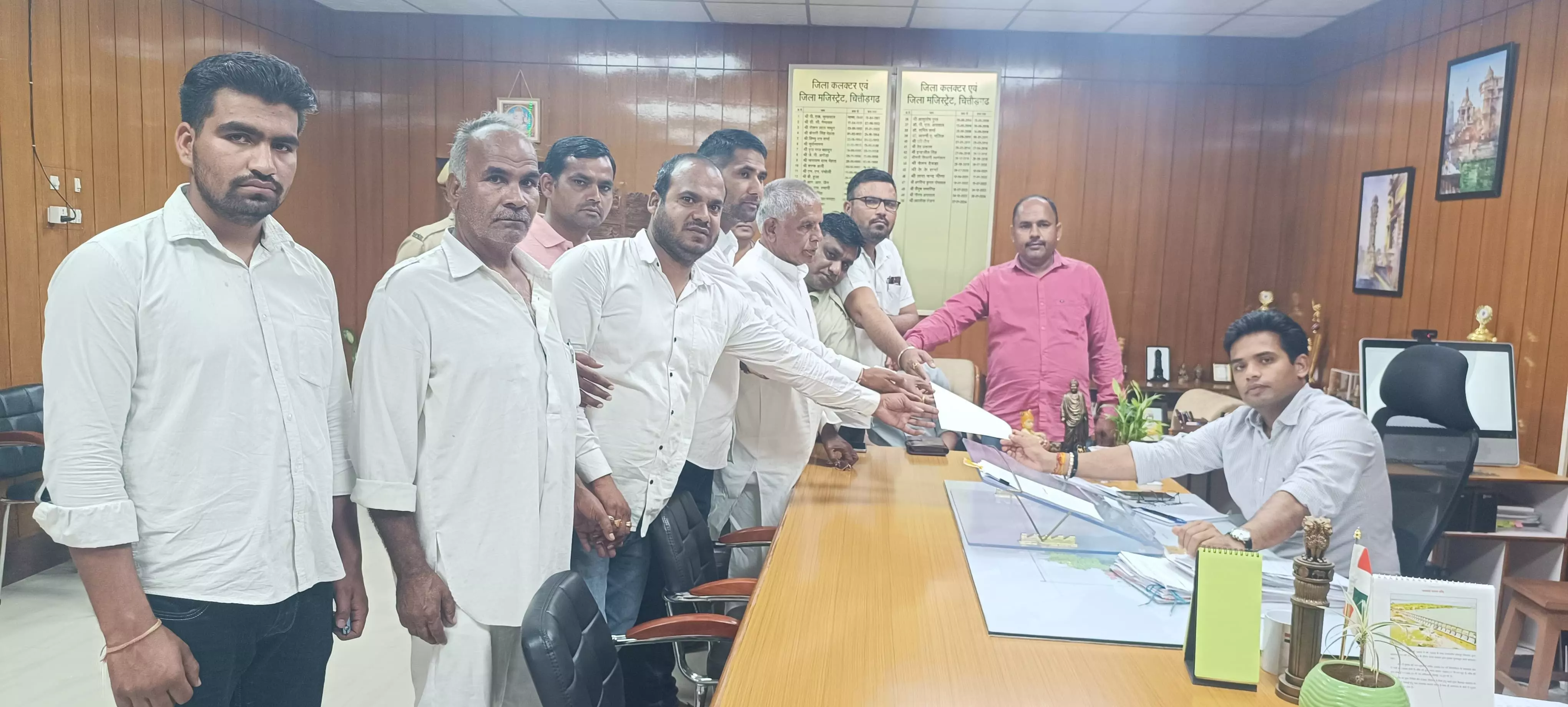 अतिवृष्टि से हुए किसानों के नुकसान पर कांग्रेस ने जताई चिंता, जिला कलेक्टर को सौंपा ज्ञापन