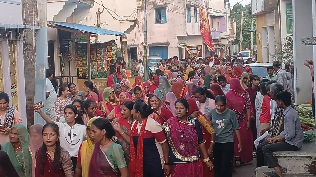 गुरला में देवमंगरी देव नारायण के भादवा में चली अखंडज्योत, देवनारायण का निकला जलुस