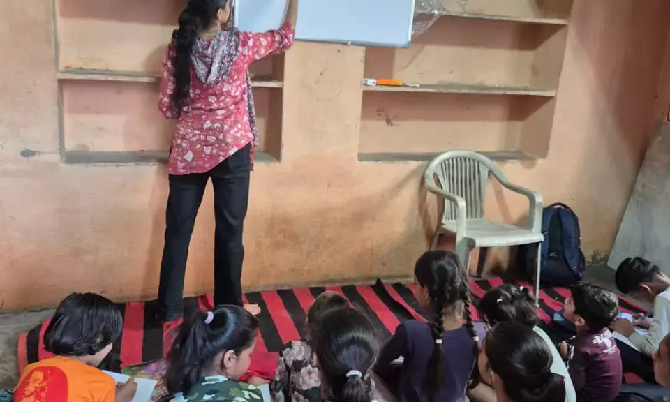 निःशुल्क रोगी परिवहन वाहन व कोचिंग सेंटर का शुभारंभ निःशुल्क रोगी परिवहन वाहन व कोचिंग सेंटर का शुभारंभ