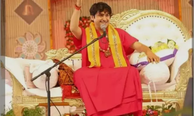 सप्ताह में अब पांच दिन दरबार लगाएंगे पंडित धीरेंद्र कृष्ण शास्त्री, इस तरह लगेगी अब अर्जी सप्ताह में अब पांच दिन दरबार लगाएंगे पंडित धीरेंद्र कृष्ण शास्त्री, इस तरह लगेगी अब अर्जी