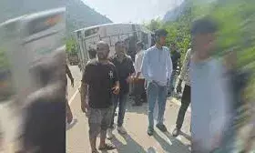 ऋषिकेश-गंगोत्री हाईवे पर बस हादसा, दो की मौत, 13 घायल