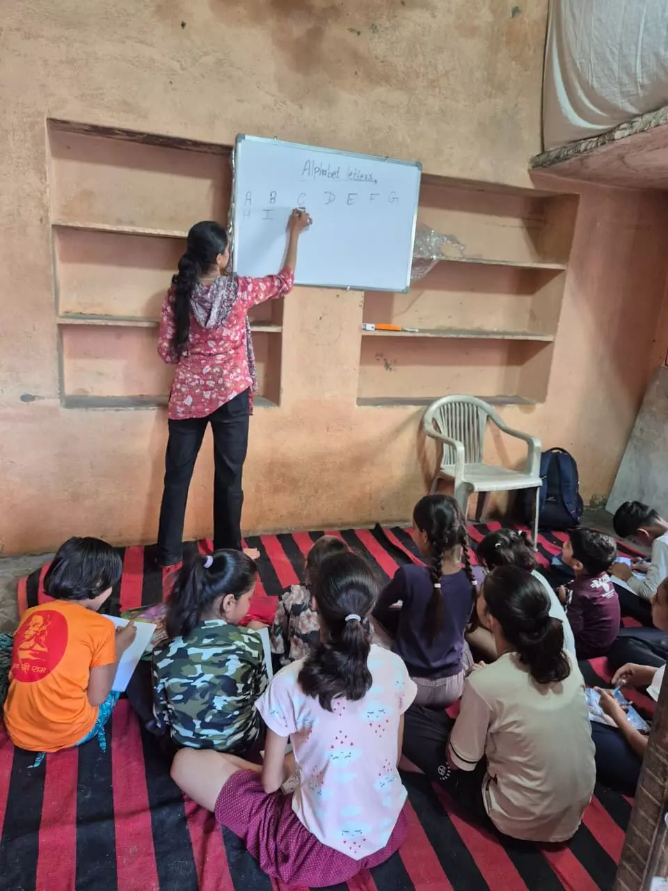 निःशुल्क रोगी परिवहन वाहन व कोचिंग सेंटर का शुभारंभ