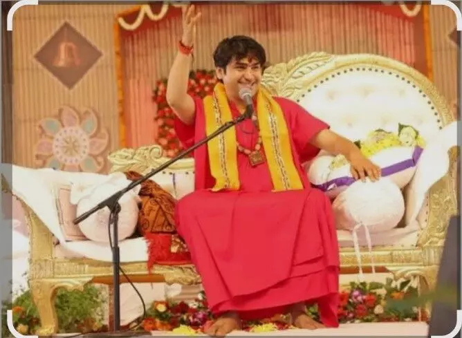 सप्ताह में अब पांच दिन दरबार लगाएंगे पंडित धीरेंद्र कृष्ण शास्त्री, इस तरह लगेगी अब अर्जी