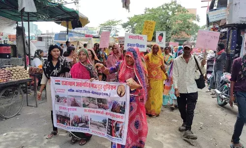 करेड़ा में नरेगा मजदूरों का धरना, प्रशासन को सौंपा ज्ञापन