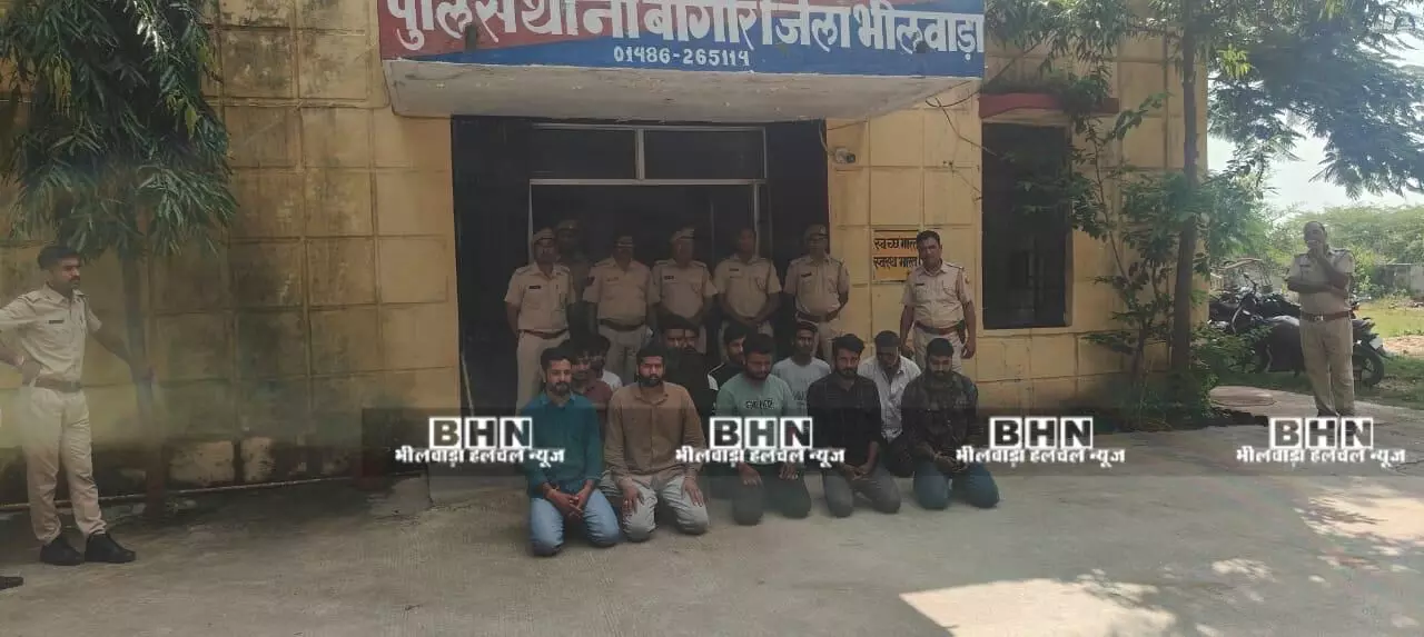 सांगवा में पट्टा बनाने को लेकर उपजे विवाद में 12 जनों को किया गिरफ्तार सांगवा में पट्टा बनाने को लेकर उपजे विवाद में 12 जनों को किया गिरफ्तार