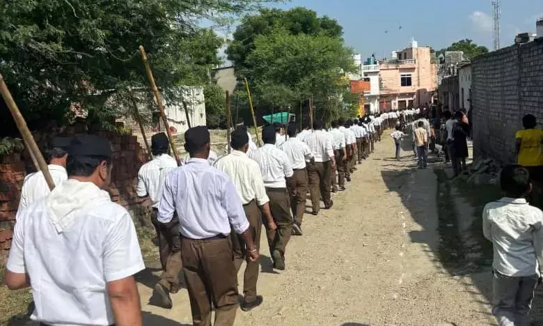 खामोर में आरएसएस का भव्य पथ संचलन, तीन पीढ़ियों ने मिलकर दिखाया अनुशासन और राष्ट्रप्रेम