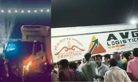 कर्नाटक में गणेश विसर्जन जुलूस में घुसा ट्रक, 8 की मौत,कई घायल कर्नाटक में गणेश विसर्जन जुलूस में घुसा ट्रक, 8 की मौत,कई घायल