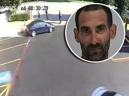 वॉशिंग मशीन विवाद पर कर्मचारी ने कुल्हाड़ी से काटा सिर, फिर कूड़ेदान में फेंका**