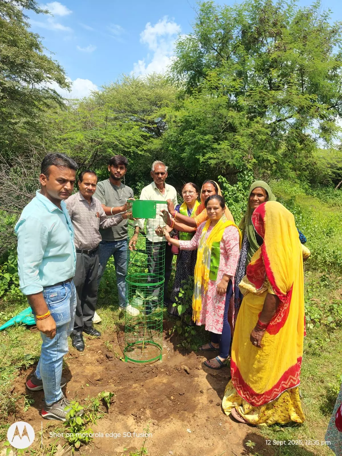 हमीरगढ़ इको पार्क में पेड़ पितरों के नाम अभियान के तहत वृक्षारोपण