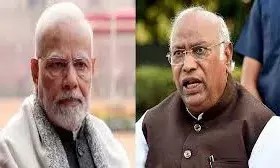 पीएम मोदी के मणिपुर दौरे पर विवाद, कांग्रेस ने किया दिखावे का आरोप और देरी को बताया अपमान