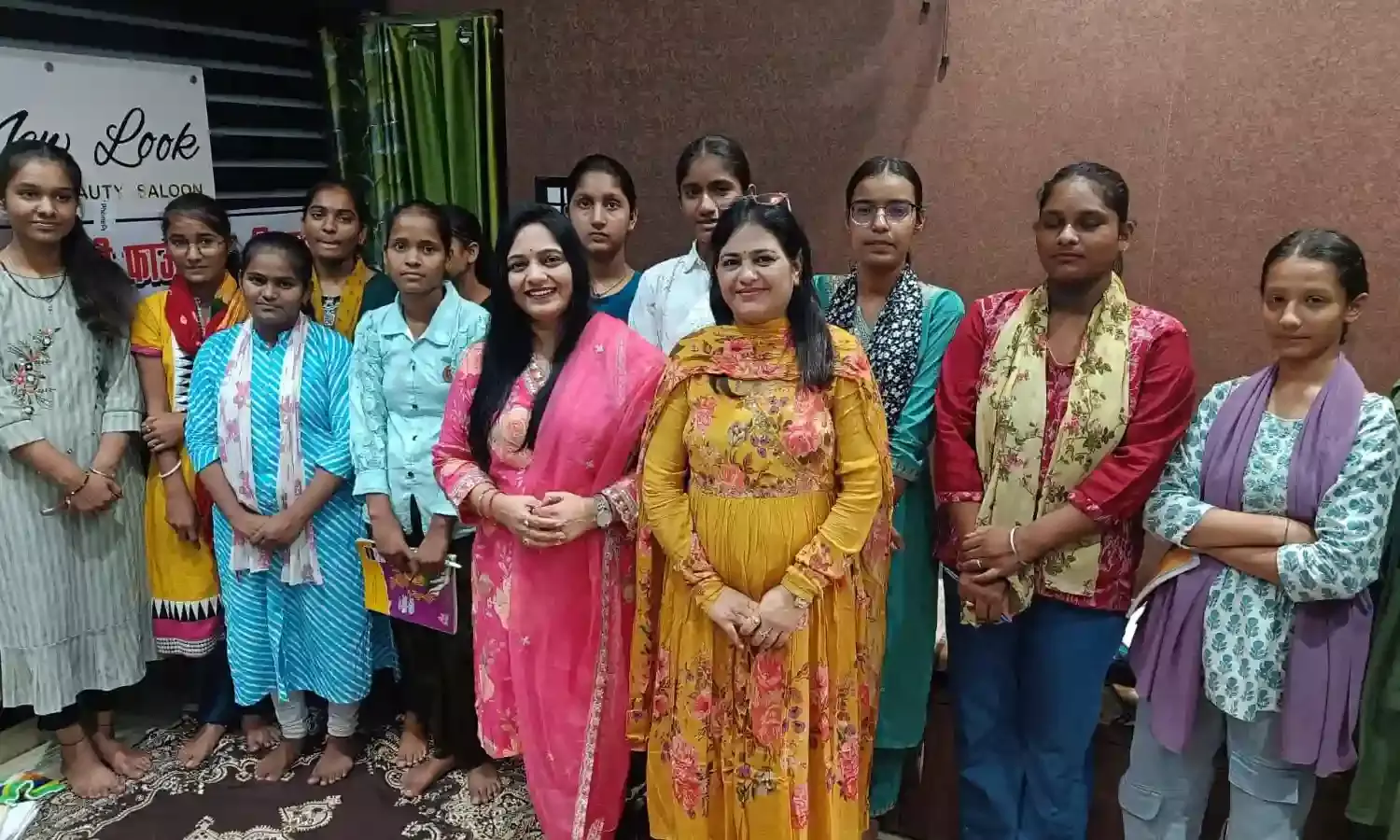 तीन दिन में दूसरा ब्यूटी प्रशिक्षण शिविर शुरू, बेटियों के सपनों को मिले पंख” तीन दिन में दूसरा ब्यूटी प्रशिक्षण शिविर शुरू, बेटियों के सपनों को मिले पंख”