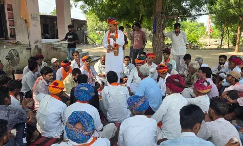 विधायक मीणा ने की कार्यकर्ताओं के बीच जनसुनवाई की