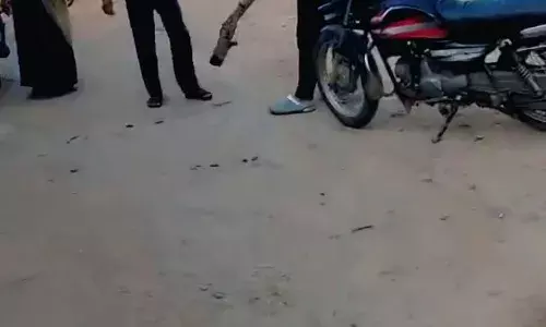 दंपति व बेटों से मारपीट, जातिगत किया अपमानित, केस दर्ज