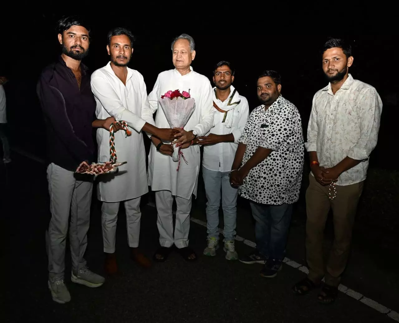 राजस्थान के पूर्व मुख्यमंत्री गहलोत से मुलाकात राजस्थान के पूर्व मुख्यमंत्री गहलोत से मुलाकात