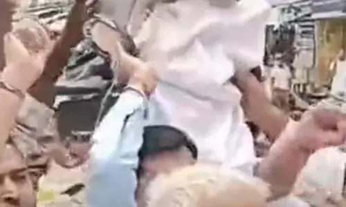 डोटासरा की टिप्पणी पर भाजपा का हंगामा, अजमेर में पुतला दहन डोटासरा की टिप्पणी पर भाजपा का हंगामा, अजमेर में पुतला दहन