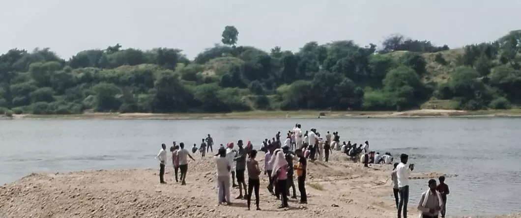 चालक के बाद दूसरे दिन मिला खलासी का शव चालक के बाद दूसरे दिन मिला खलासी का शव