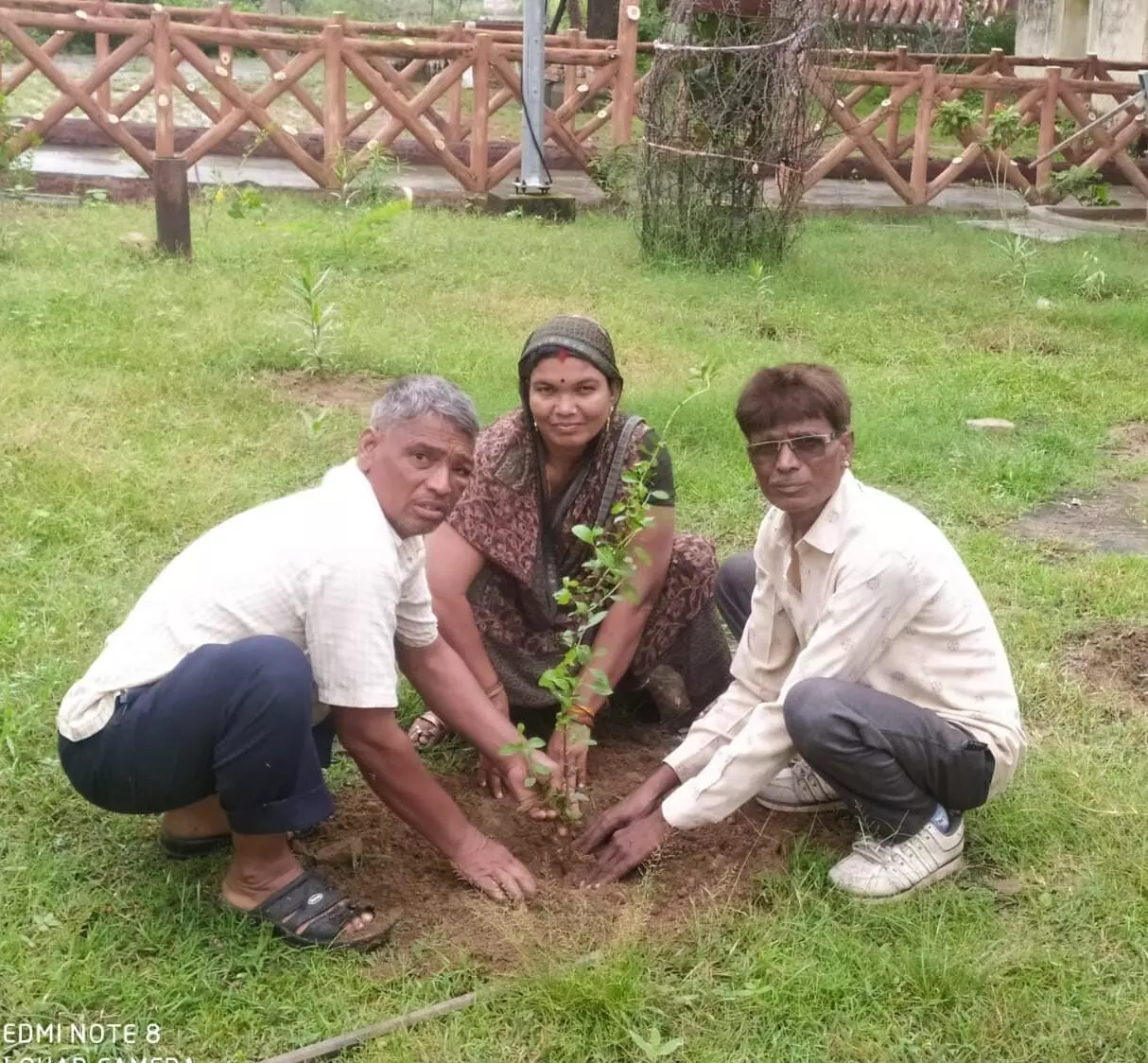 गंगापुर के मोक्ष धाम में स्वयंसेवी ने लगाए 500 से अधिक पौधे