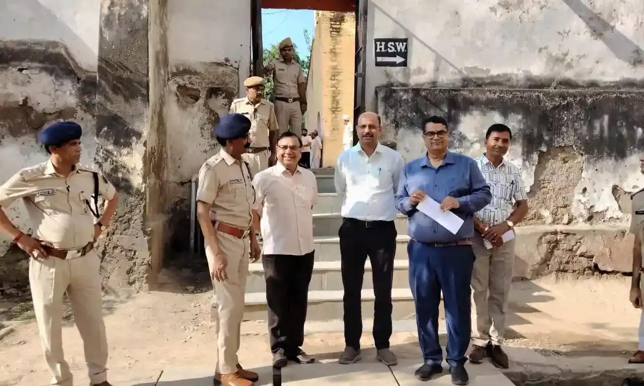 केर्न्द्रीय कारागृह एवं महिला जेल का त्रैमासिक निरीक्षण