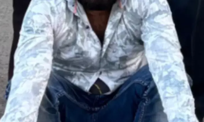 मादक पदार्थ तस्करी मामले में 10 हजार का इनामी गिरफ्तार मादक पदार्थ तस्करी मामले में 10 हजार का इनामी गिरफ्तार