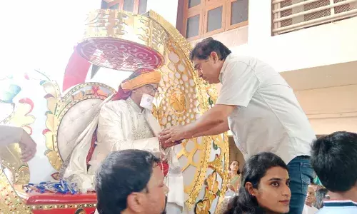 पूर्व मंत्री आंजना के परिवार ने रथ यात्रा में  गांधी का किया स्वागत