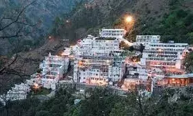 नवरात्र से पहले मां के भक्तों के लिए खुशखबरी: कल से शुरू होगी वैष्णो देवी यात्रा, पर बाधा बनी एक चुनौती नवरात्र से पहले मां के भक्तों के लिए खुशखबरी: कल से शुरू होगी वैष्णो देवी यात्रा, पर बाधा बनी एक चुनौती