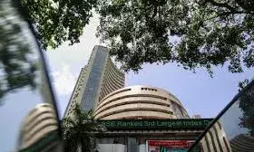 शेयर बाजार में उछाल: निफ्टी पहली बार 25,000 के पार, सेंसेक्स 200 अंक चढ़ा