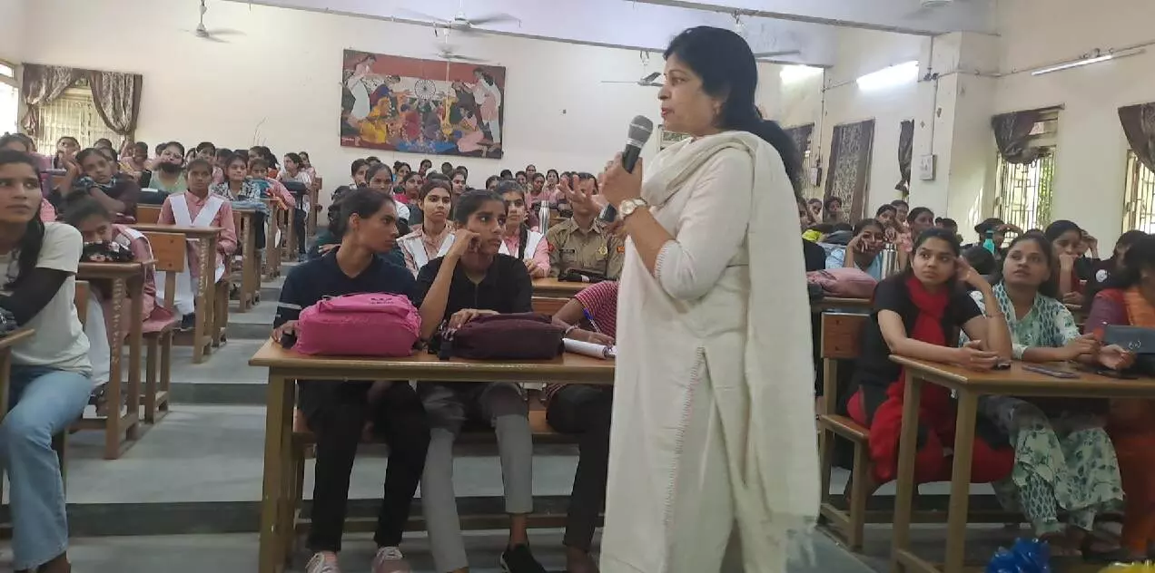 कन्या महाविद्यालय में छात्रवृत्ति एवं पोषण-स्वास्थ्य विषय पर प्रसार व्याख्यान कन्या महाविद्यालय में छात्रवृत्ति एवं पोषण-स्वास्थ्य विषय पर प्रसार व्याख्यान