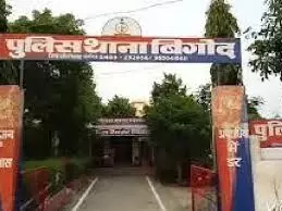 डोडा-चूरा के साथ पकड़ी एस क्रॉस कार, तस्कर गिरफ्तार डोडा-चूरा के साथ पकड़ी एस क्रॉस कार, तस्कर गिरफ्तार