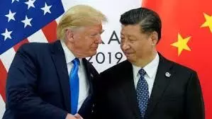 हाथ मिलाने से पहले ट्रंप-जिनपिंग: अमेरिकी राष्ट्रपति बोले – “हमने व्यापार समझौता किया”