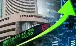 शेयर बाजार में तेजी; सेंसेक्स उछला, निफ्टी 25,300 के पार शेयर बाजार में तेजी; सेंसेक्स उछला, निफ्टी 25,300 के पार