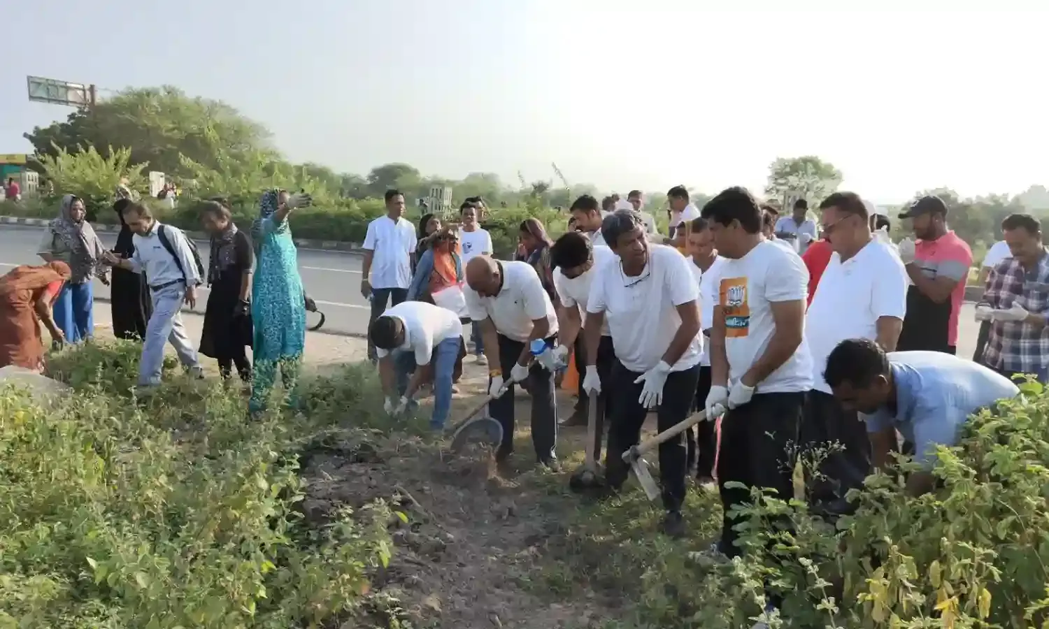 प्रधानमंत्री मोदी के जन्मदिवस पर भाजपा ने चलाया स्वच्छता अभियान