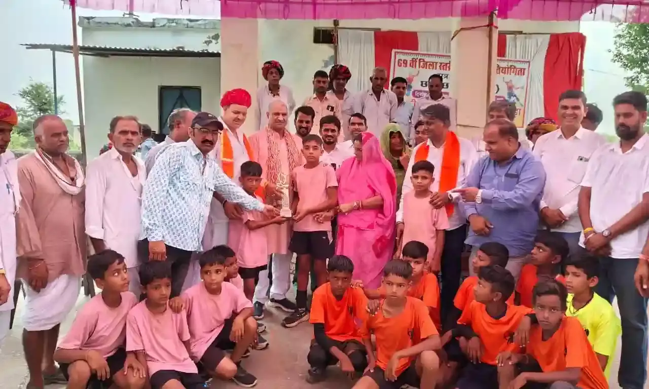 खेल से बच्चों में अनुशासन व ईमानदारी के भाव जागृत होते हैं – सांसद   जोशी