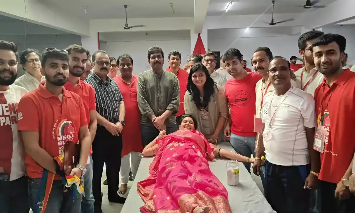 200 यूनिट किया रक्तदान