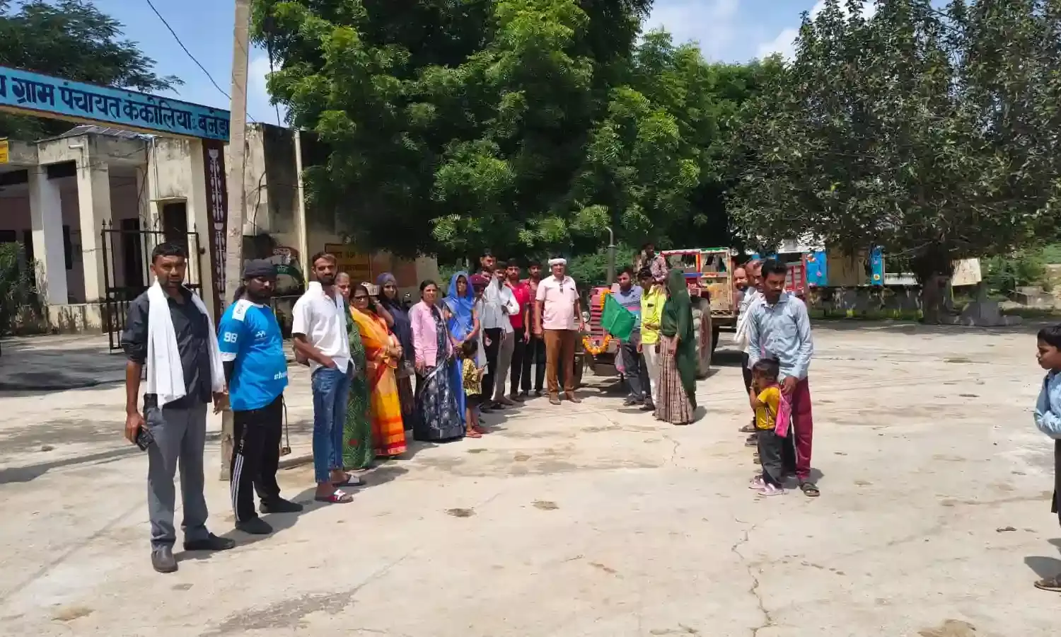 स्वच्छता ही सेवा के अंतर्गत घर-घर कचरा संग्रहण का शुभारंभ स्वच्छता ही सेवा के अंतर्गत घर-घर कचरा संग्रहण का शुभारंभ