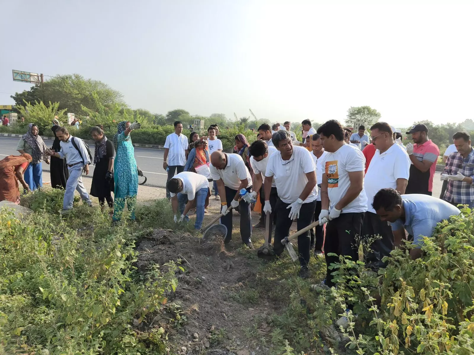 प्रधानमंत्री मोदी के जन्मदिवस पर भाजपा ने चलाया स्वच्छता अभियान