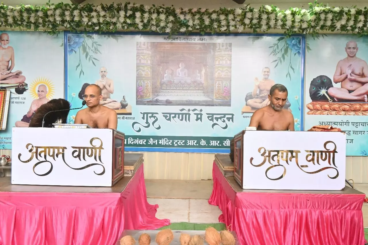 मूढ़ता ही निद्रा है, जहां मूढ़ता है वहां मूर्खता है और मूर्ख व्यक्ति अपने आप में गाफिल रहता है