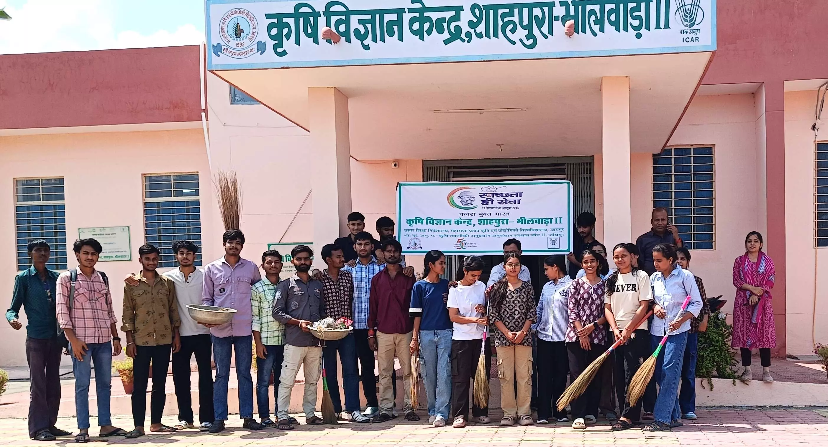 शाहपुरा में ‘स्वच्छता ही सेवा’ अभियान का शुभारंभ शाहपुरा में ‘स्वच्छता ही सेवा’ अभियान का शुभारंभ