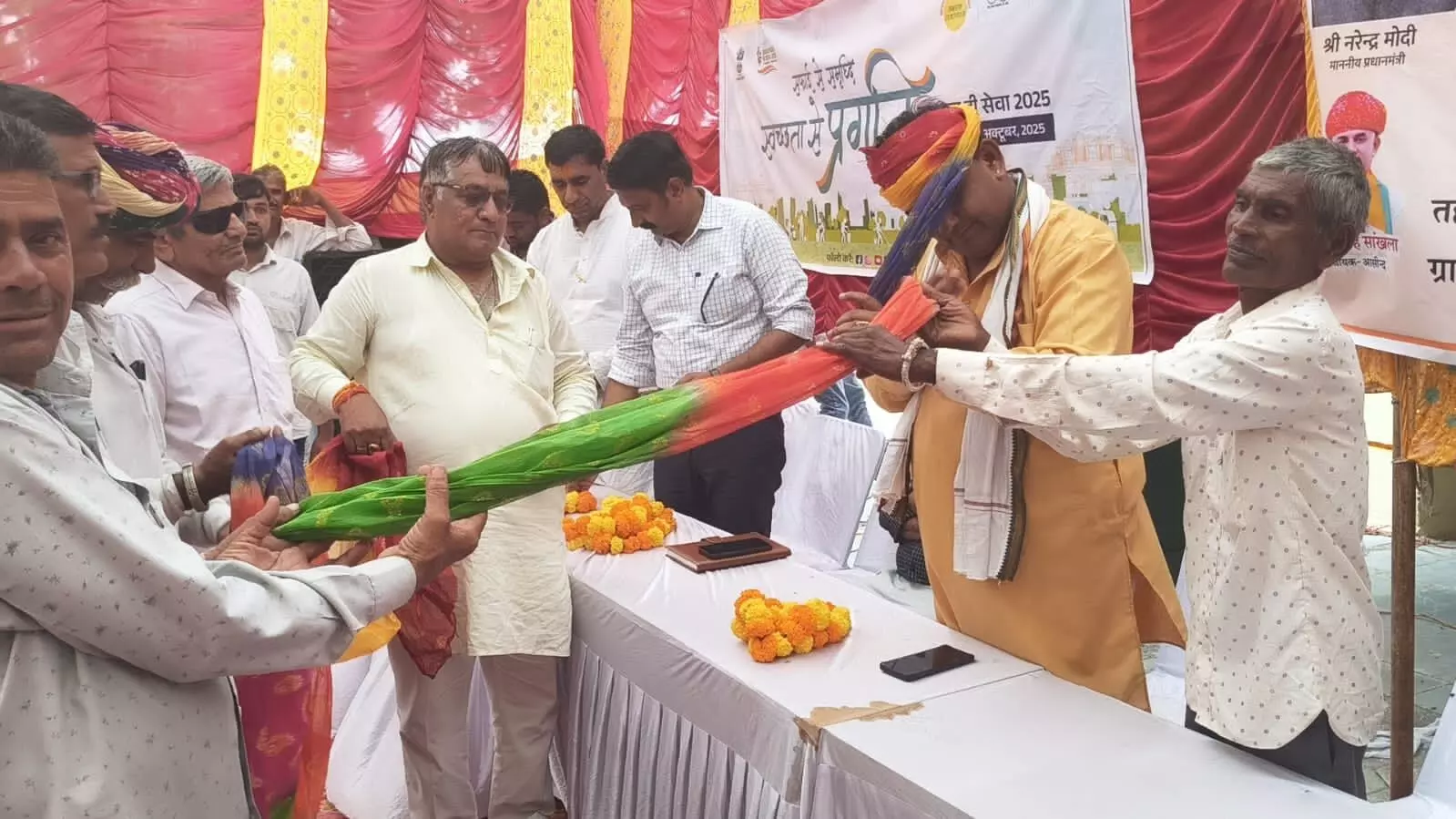 बराना ग्राम पंचायत में आयोजित हुआ ग्रामीण सेवा शिविर