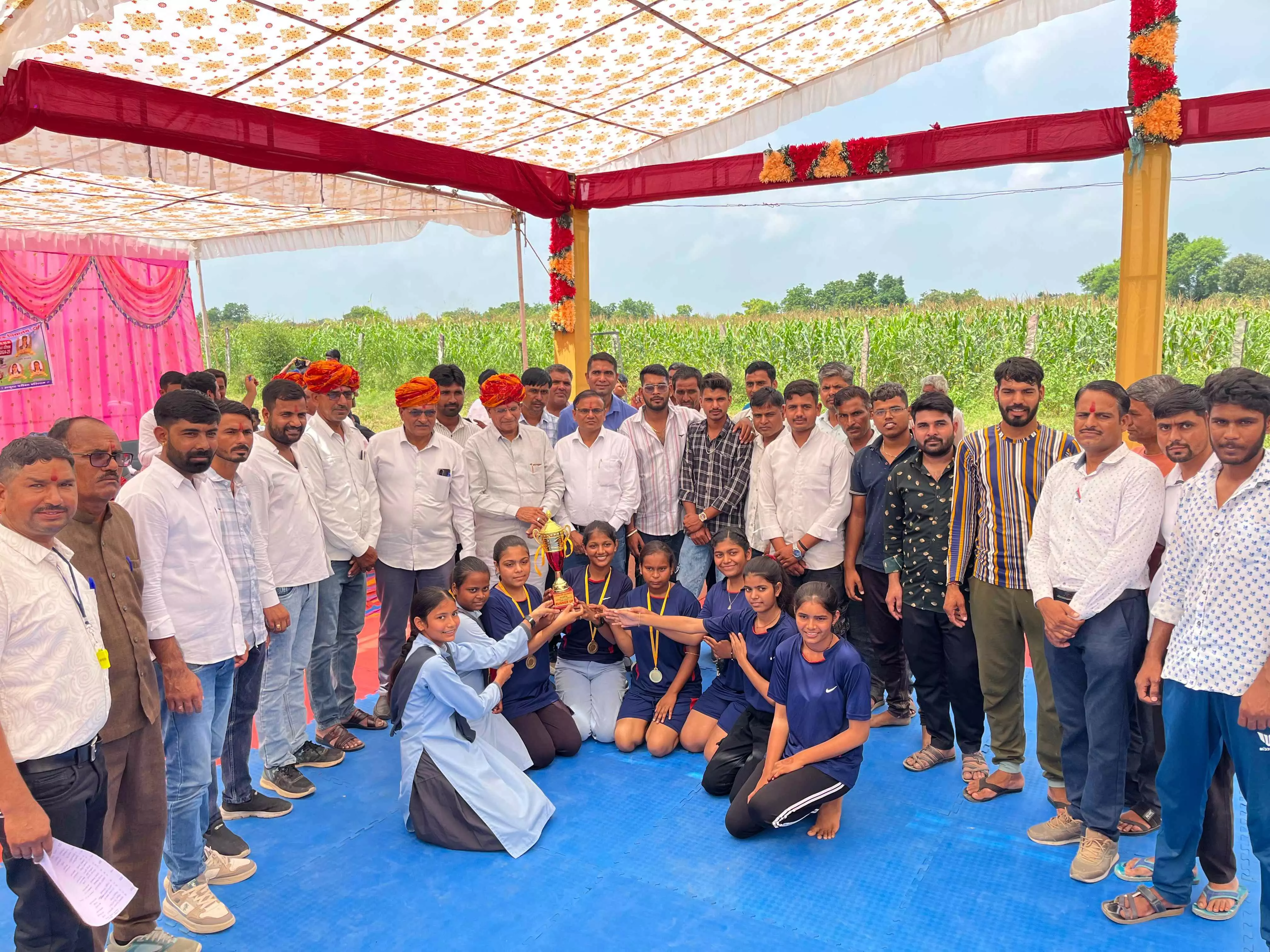 स्कूली प्रतियोगिताओं से बच्चों का समग्र विकास होता है,आंजना