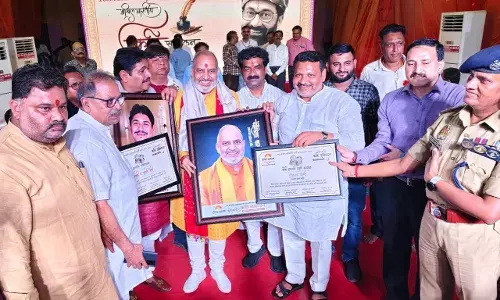 काका हाथरसी की परंपरा को आगे बढ़ाने वाले कवि शर्मा सम्मानित