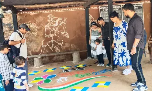 स्वच्छता ही सेवा का संदेश देती शिल्पग्राम की रंगोली