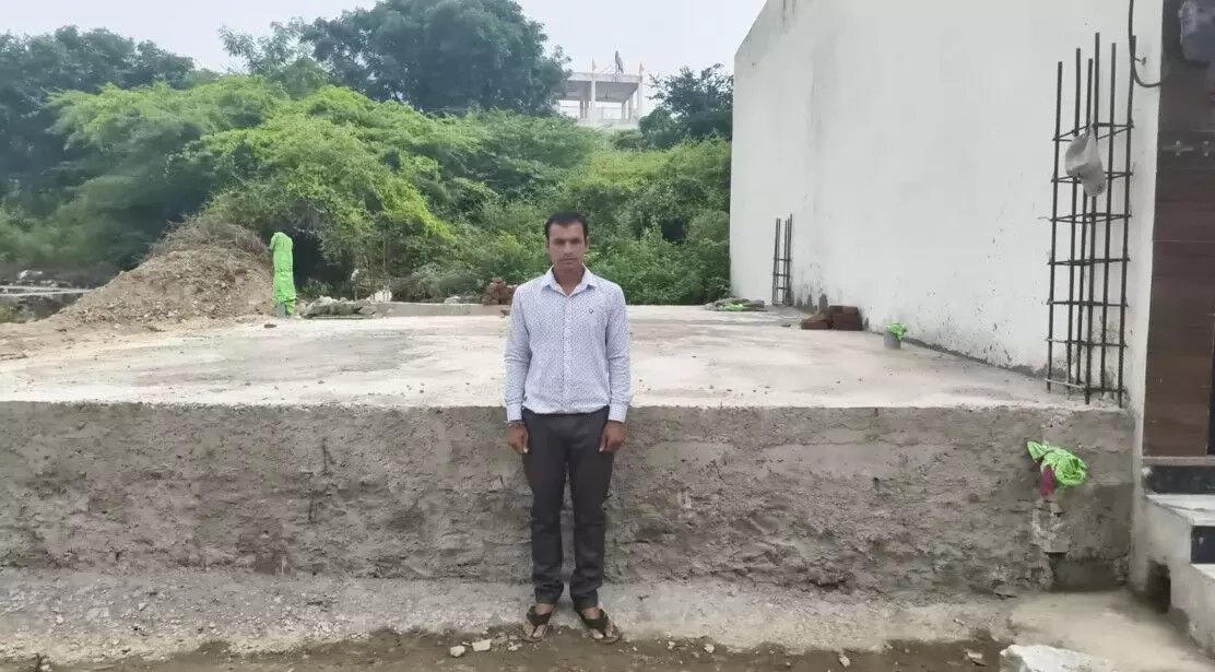 शिविर में पवन को मिली आवास की 50 हजार की प्रथम किश्त शिविर में पवन को मिली आवास की 50 हजार की प्रथम किश्त