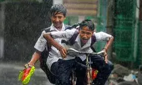 मानसून की वापसी: राजस्थान के कई जिलों में तेज बारिश का अलर्ट मानसून की वापसी: राजस्थान के कई जिलों में तेज बारिश का अलर्ट